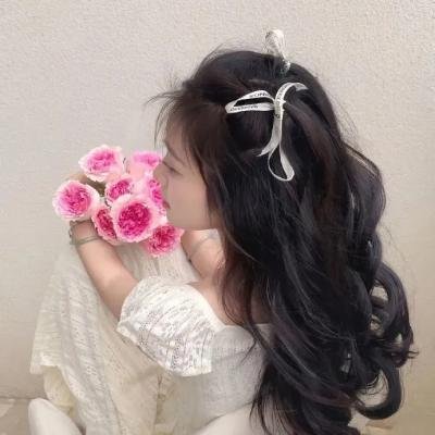 春花凝雨露